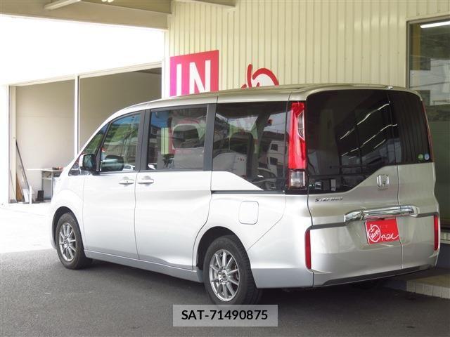Honda e 2015-10 8102022-1