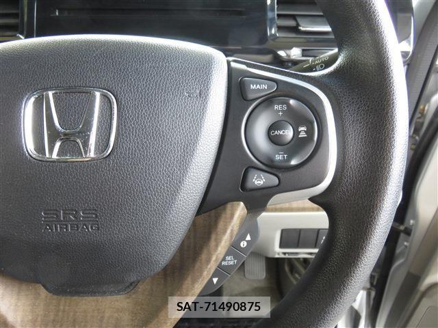 Honda e 2015-10 8102022-7