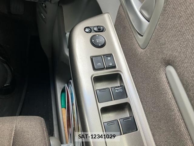 Honda e 2015-09 8102025-13