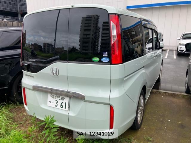 Honda e 2015-09 8102025-3