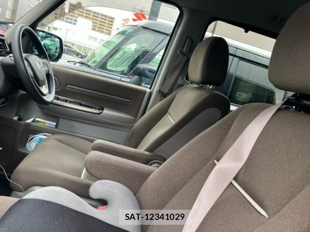 Honda e 2015-09 8102025-8