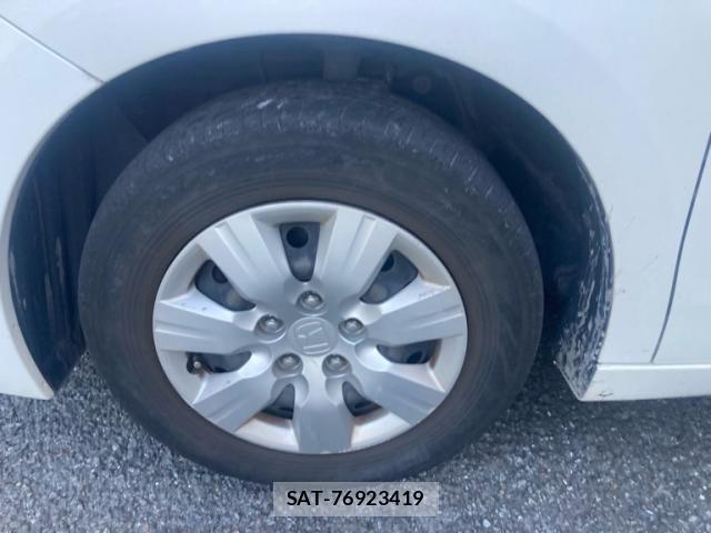 Honda e 2014-04 8102026-9