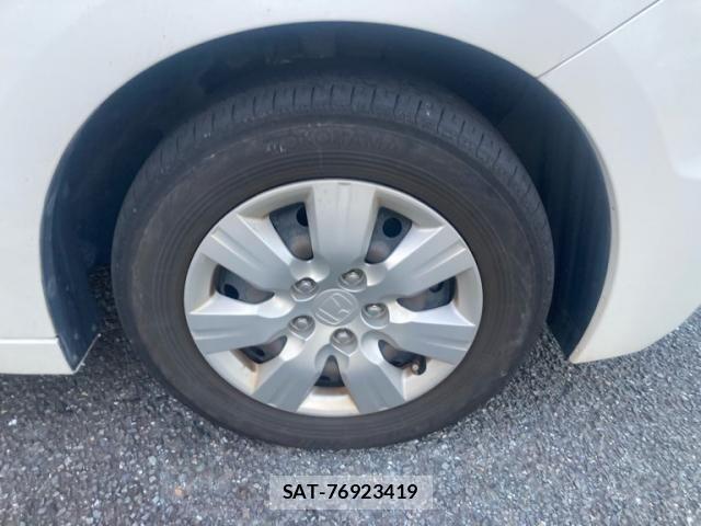 Honda e 2014-04 8102026-6