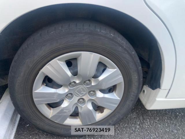 Honda e 2014-04 8102026-7