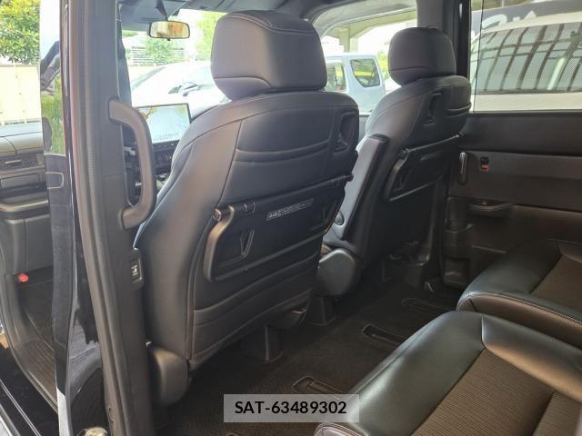 Honda e 2023-12 8102023-25