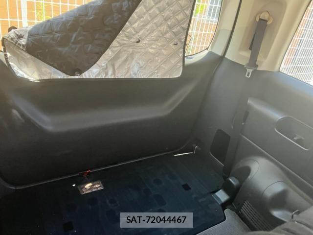 Honda e 2010-03 8132498-9