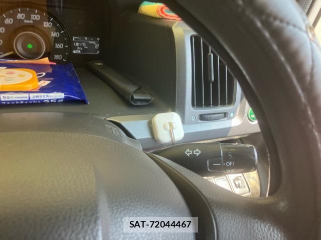Honda e 2010-03 8132498-15