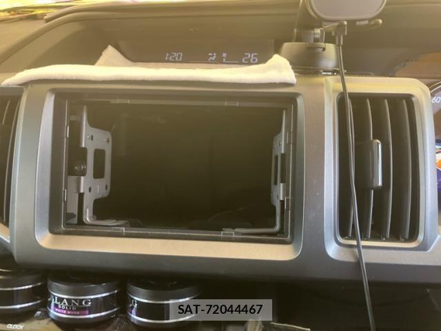Honda e 2010-03 8132498-19