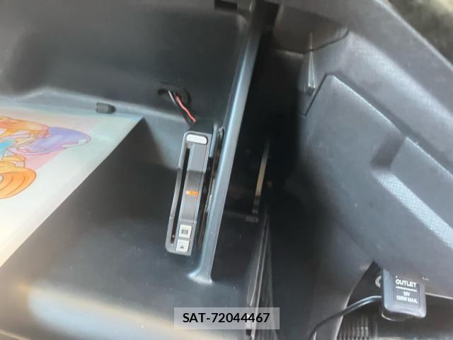Honda e 2010-03 8132498-20