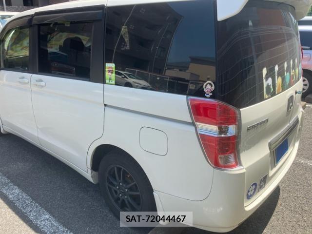 Honda e 2010-03 8132498-2