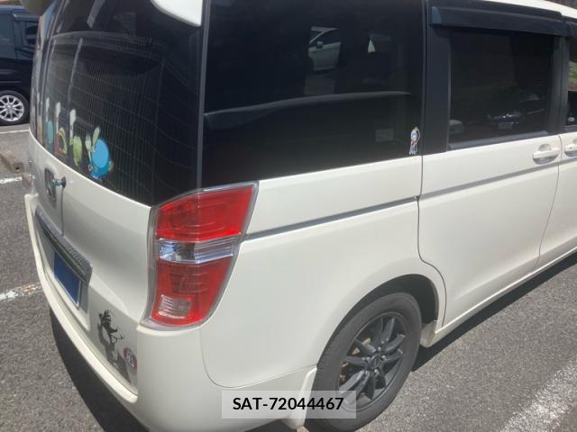Honda e 2010-03 8132498-3