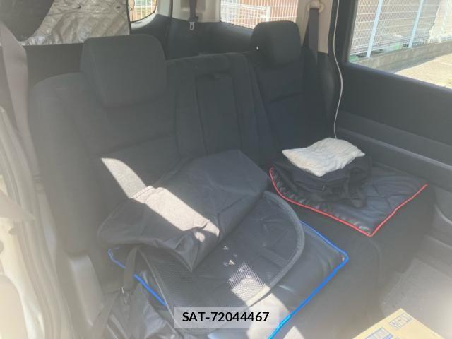 Honda e 2010-03 8132498-8