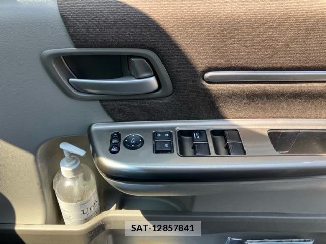 Honda e 2016-05 8210391-10