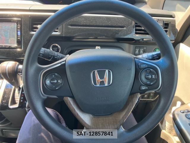 Honda e 2016-05 8210391-12