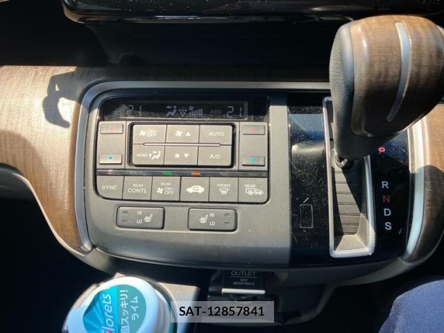 Honda e 2016-05 8210391-14