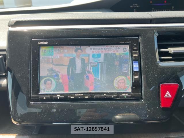 Honda e 2016-05 8210391-15