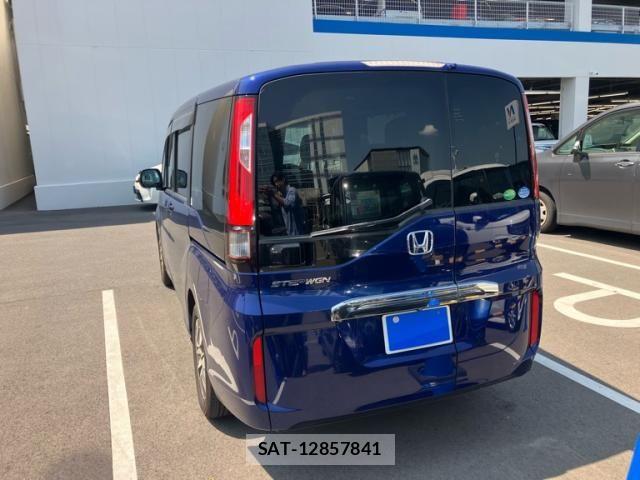 Honda e 2016-05 8210391-4