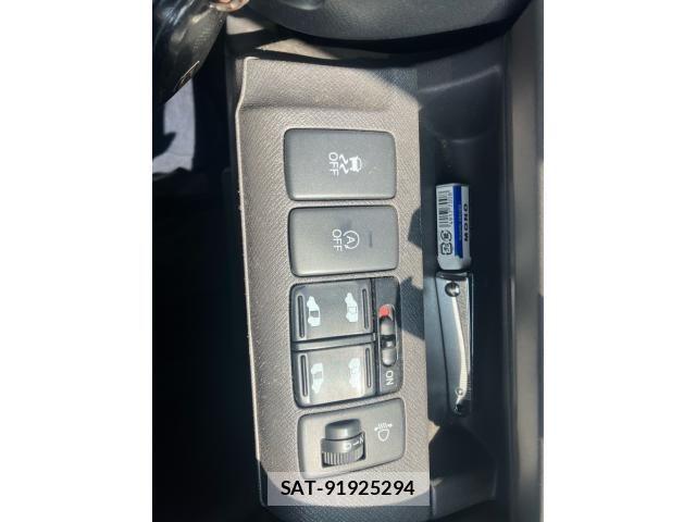 Honda e 2012-08 8210396-17