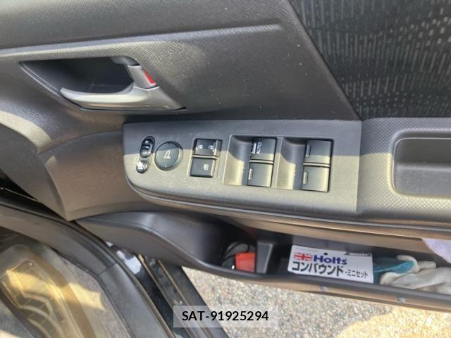 Honda e 2012-08 8210396-7