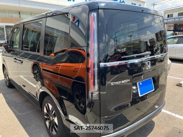 Honda e 2022-07 8231870-2