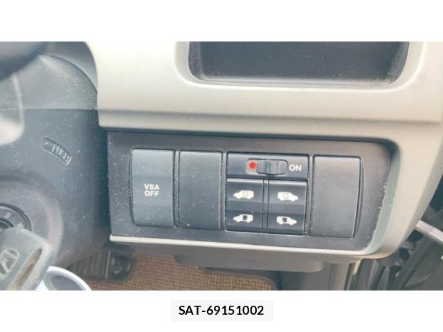 Honda e 2007-03 8231888-13