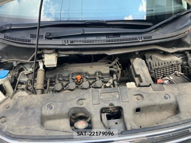 Honda e 2012-04 8231877-8