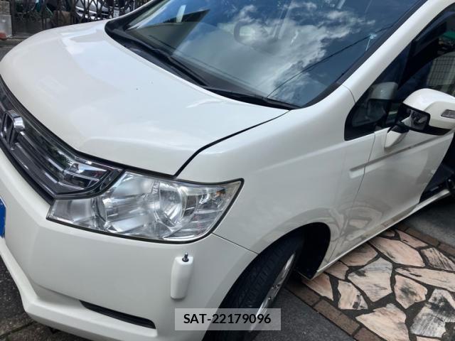 Honda e 2012-04 8231877-2