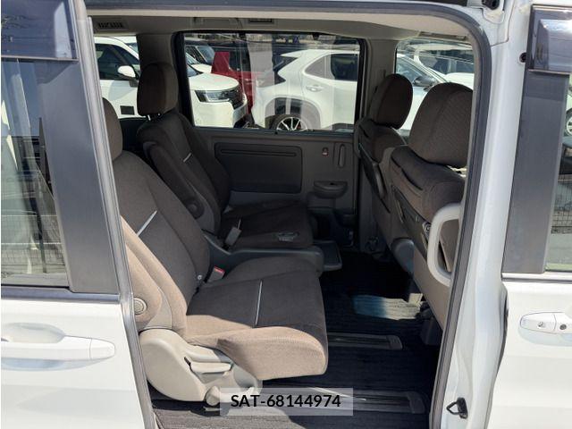 Honda e 2021-03 8246777-12