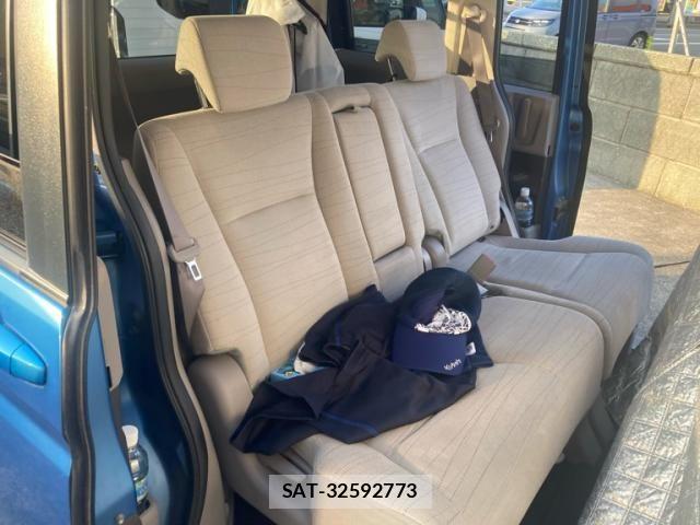 Honda e 2009-10 8246781-11