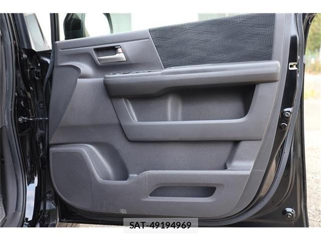 Honda e 2013-10 8246779-14
