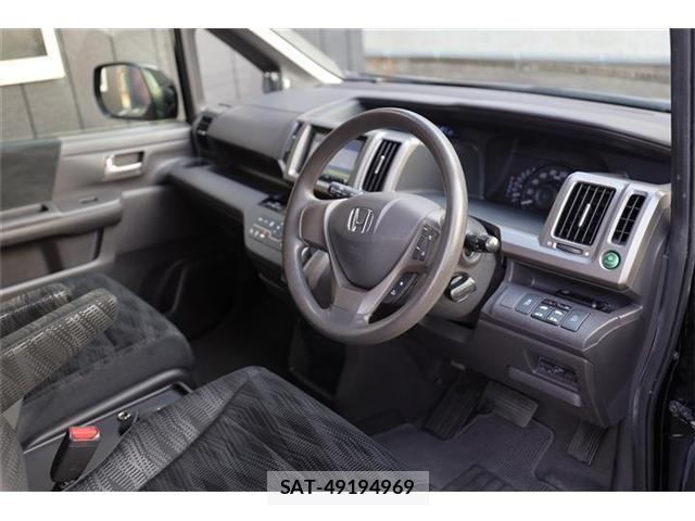 Honda e 2013-10 8246779-15