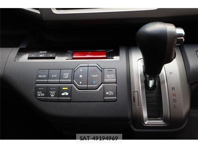 Honda e 2013-10 8246779-23