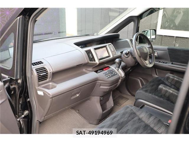 Honda e 2013-10 8246779-24