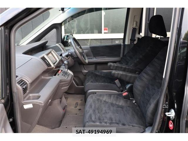 Honda e 2013-10 8246779-25