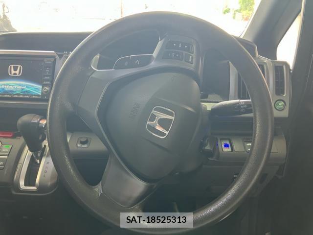 Honda e 2012-03 8317291-11