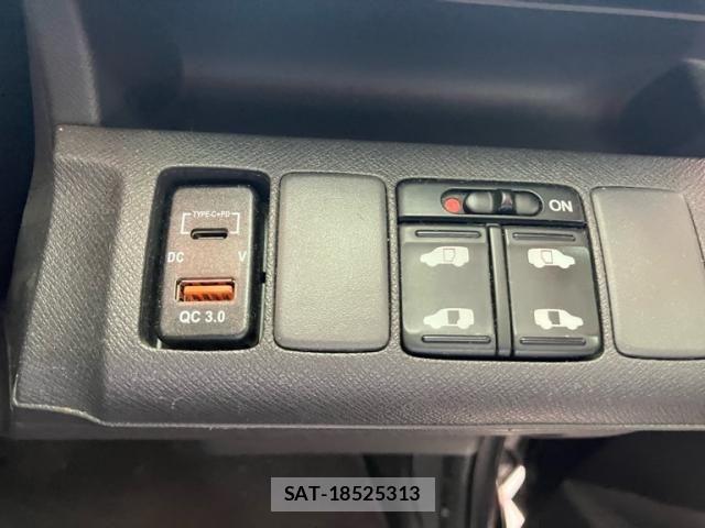 Honda e 2012-03 8317291-12