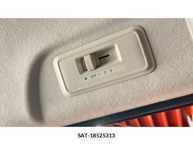 Honda e 2012-03 8317291-21