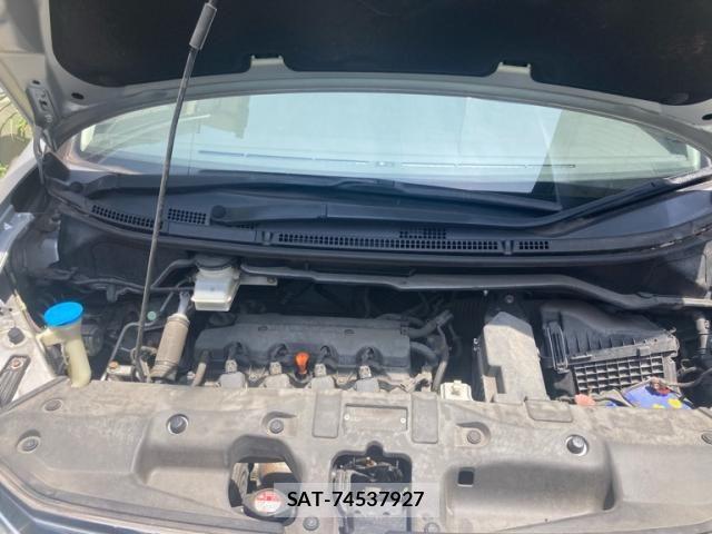 Honda e 2010-05 8317296-10