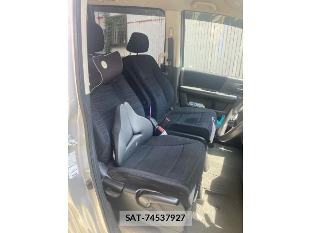 Honda e 2010-05 8317296-13