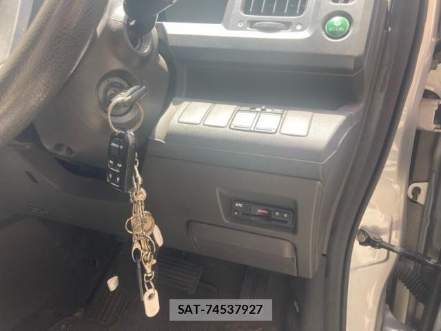 Honda e 2010-05 8317296-17