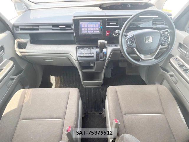 Honda e 2017-07 8317283-1