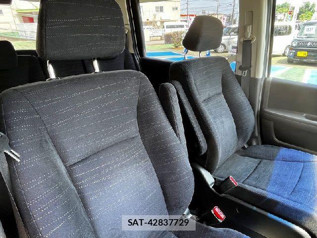 Honda e 2010-04 8317290-9
