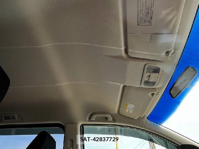 Honda e 2010-04 8317290-20