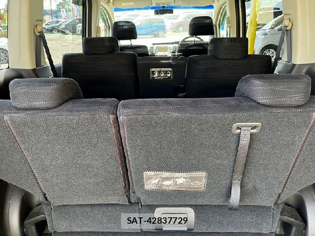 Honda e 2010-04 8317290-21