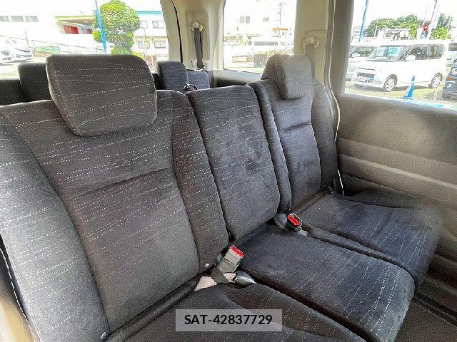Honda e 2010-04 8317290-3