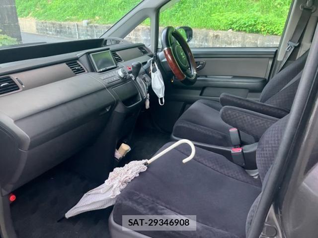 Honda e 2006-11 8317294-10