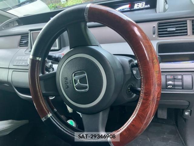 Honda e 2006-11 8317294-12