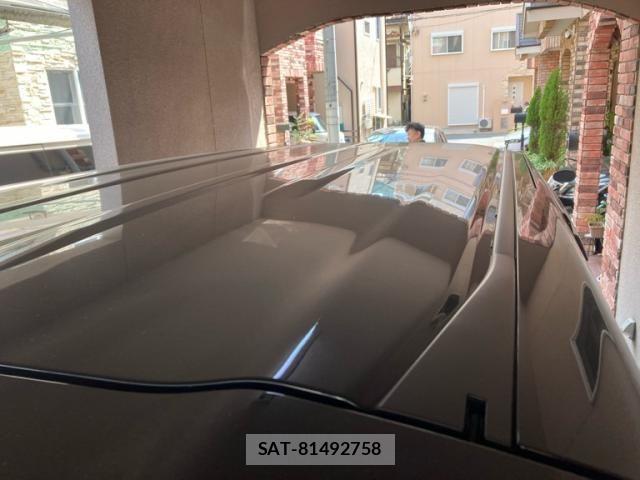 Honda e 2010-07 8337995-9