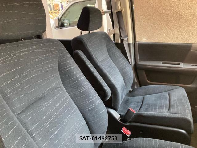 Honda e 2010-07 8337995-12