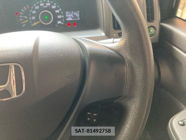 Honda e 2010-07 8337995-16